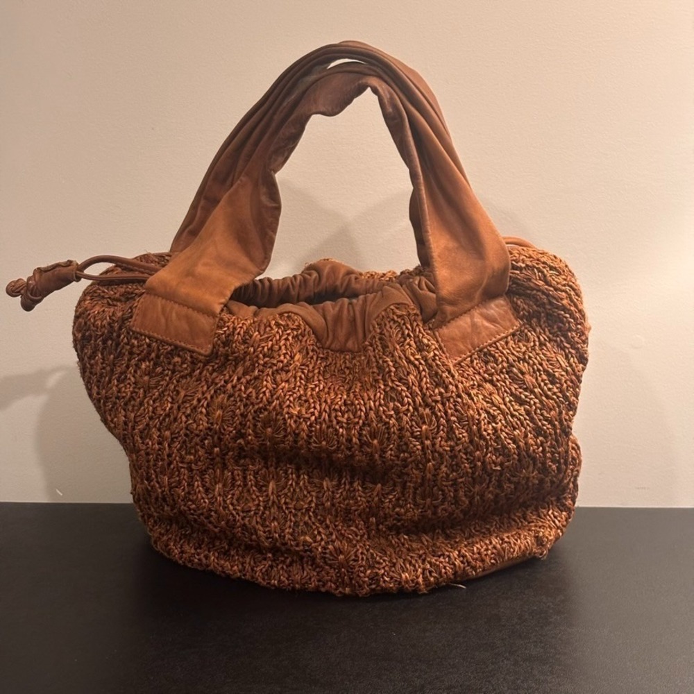Women’s Brown Woven Tote Bag - Casual Everyday Handbag